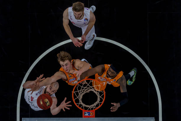 连续夺冠的 连续夺冠的