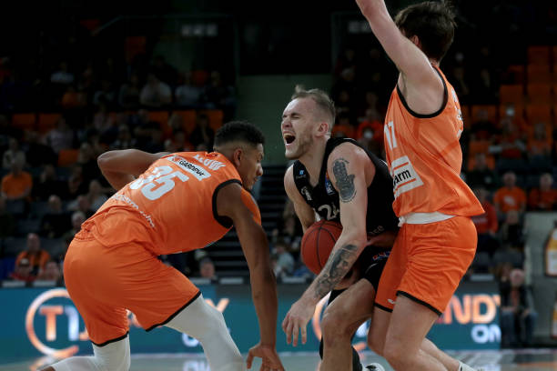 0万英镑的 0万英镑的